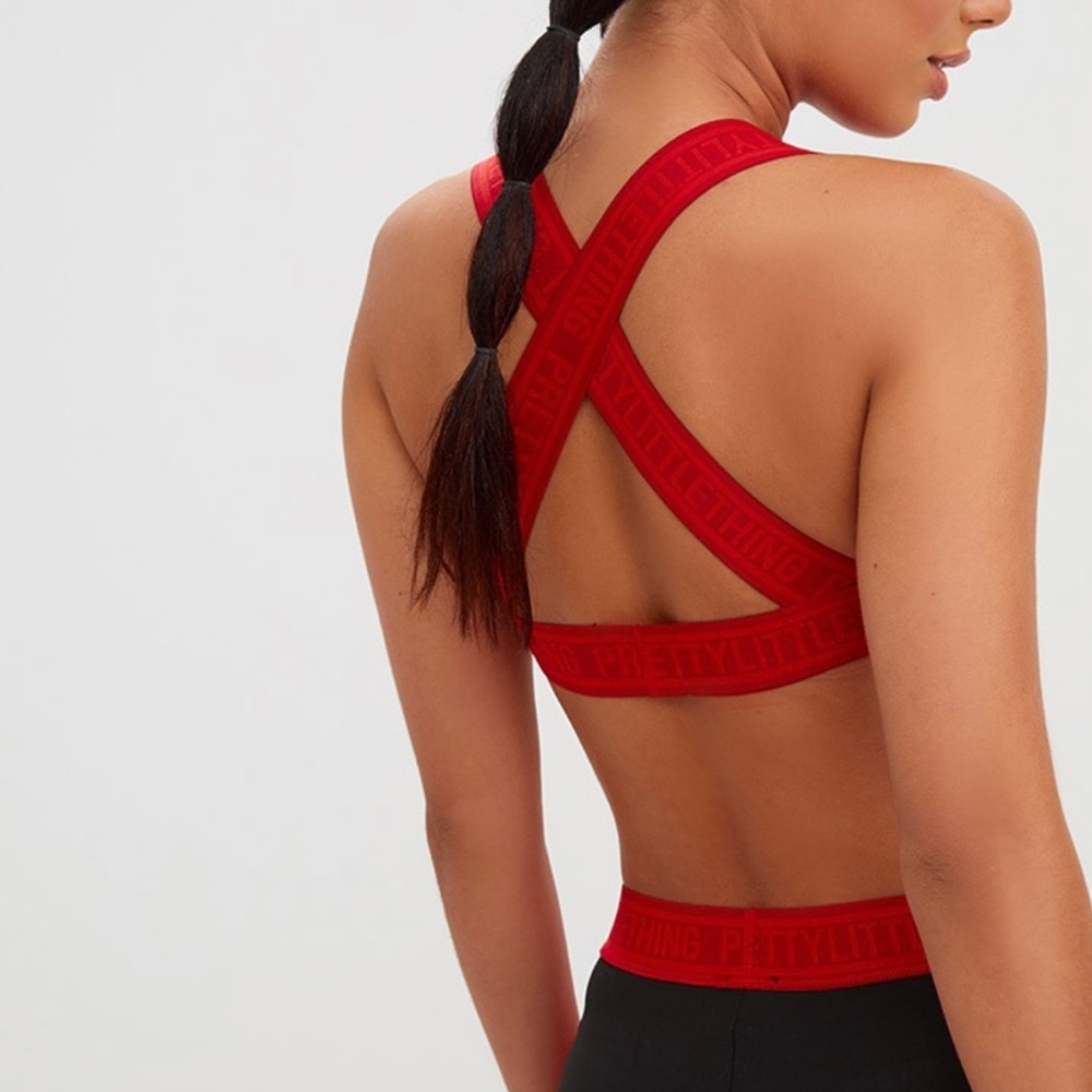 PrettyLittleThing Red Band Logo active set - Picture 3 of 11